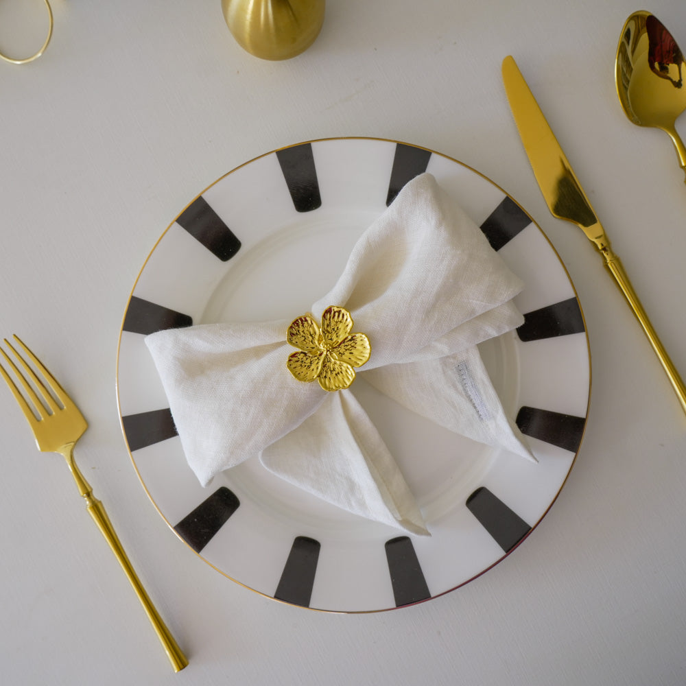 Gold Flower Napkin Rings – High-End Metal Finish, Perfect for Elegant Dining (Set of 4/6/8)