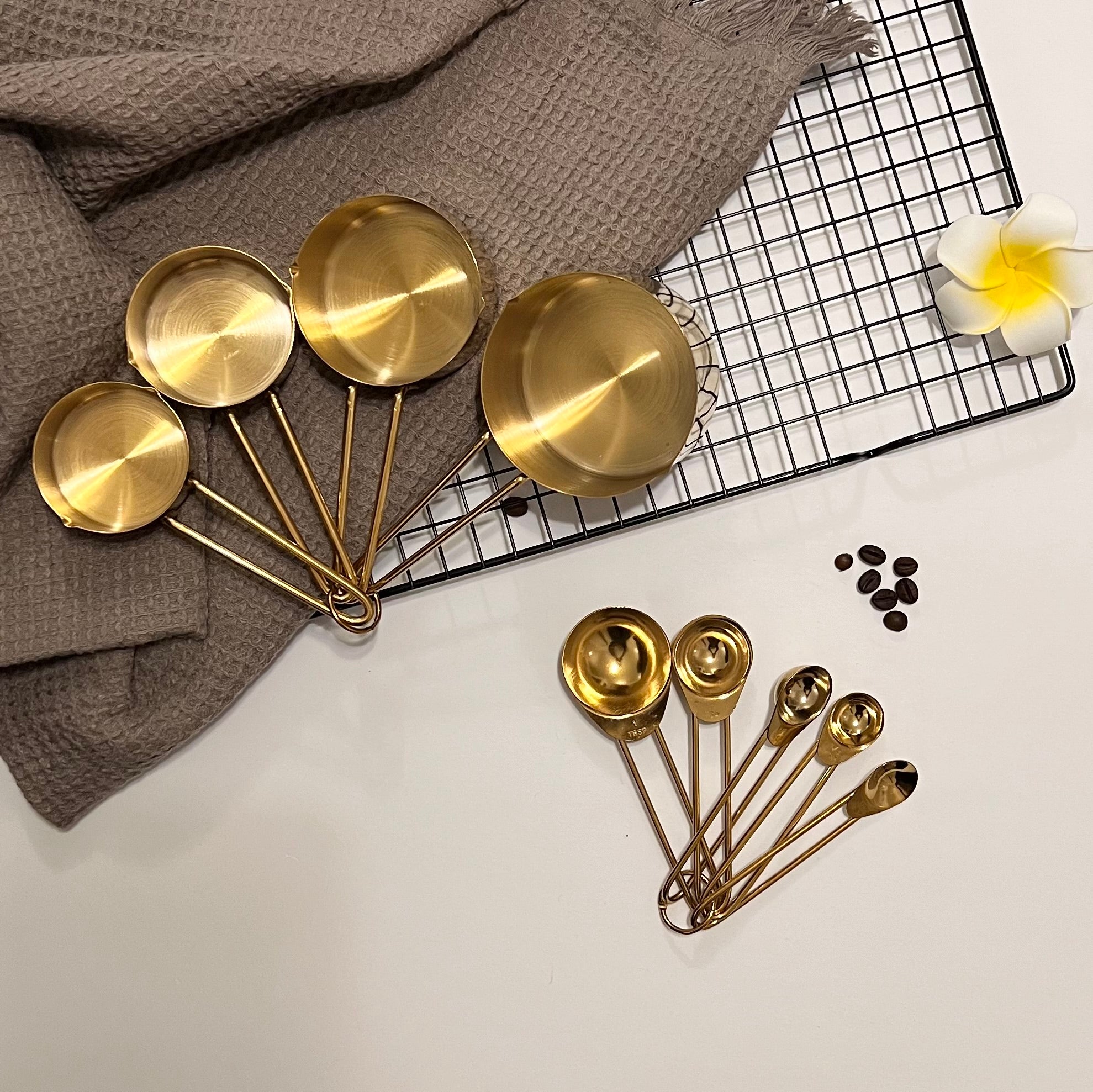 Gold Kitchen - Set of 4 Measuring Cups - Image 7